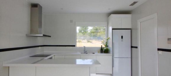 Villa de 3 dormitorios en Pinoso, Spain No. 9265 11