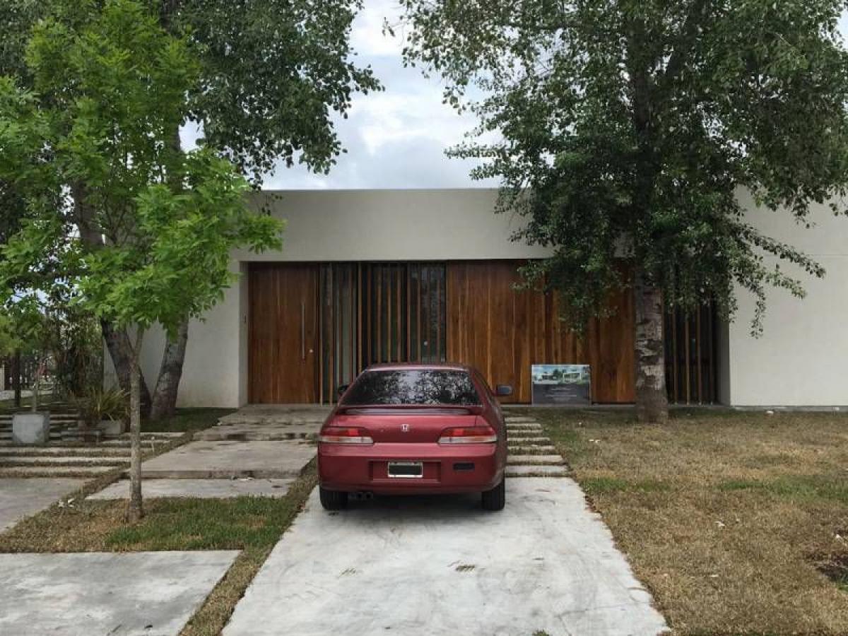 3 bedrooms House in Escobar, Argentina No. 61084