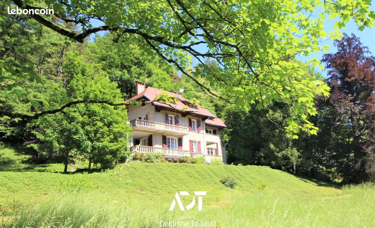 10 bedrooms House in Saint-Martin-d'Uriage, France No. 200970