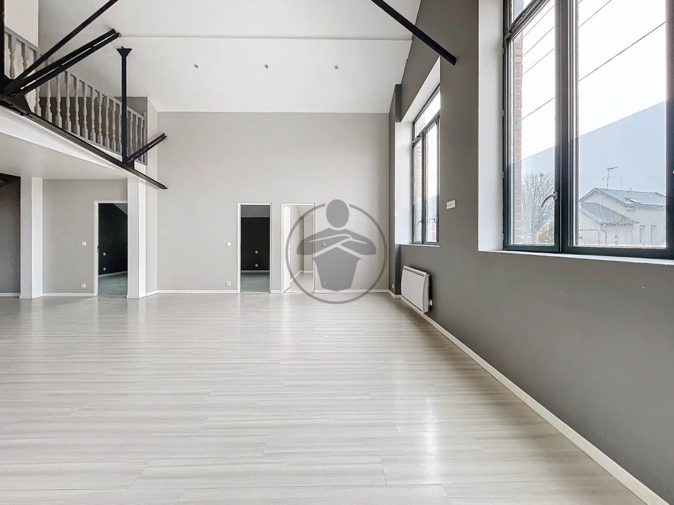 Apartamento de 4 dormitorios en Saint-Quentin, France No. 43591