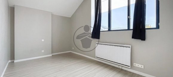 Apartamento de 4 dormitorios en Saint-Quentin, France No. 43591 6