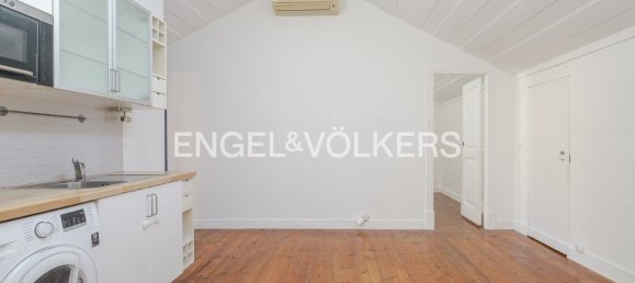 2 bedrooms Apartment in Lisbon, Portugal No. 13834 2