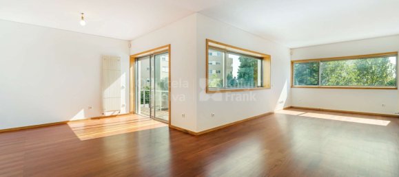 Casa de 4 dormitorios en Porto, Portugal No. 125591 2