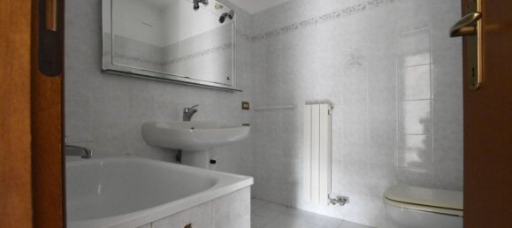 4 rooms Apartment in Negrar, Italy No. 261317 16