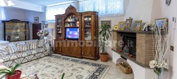 4 chambres Villa à Guidonia Montecelio, Italy No. 62454 10