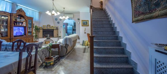 4 chambres Villa à Guidonia Montecelio, Italy No. 62454 3