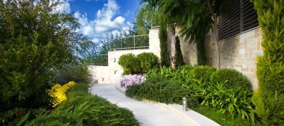 4 bedrooms Commercial property in Budva, Montenegro No. 159 12