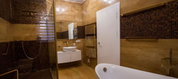 4 bedrooms Commercial property in Budva, Montenegro No. 159 8