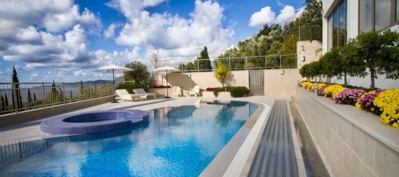 4 bedrooms Commercial property in Budva, Montenegro No. 159 2