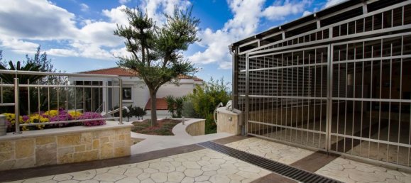 4 bedrooms Commercial property in Budva, Montenegro No. 159 15