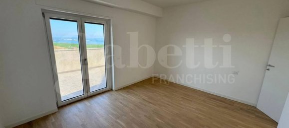 3 rooms Apartment in Termoli, Italy No. 35290 3