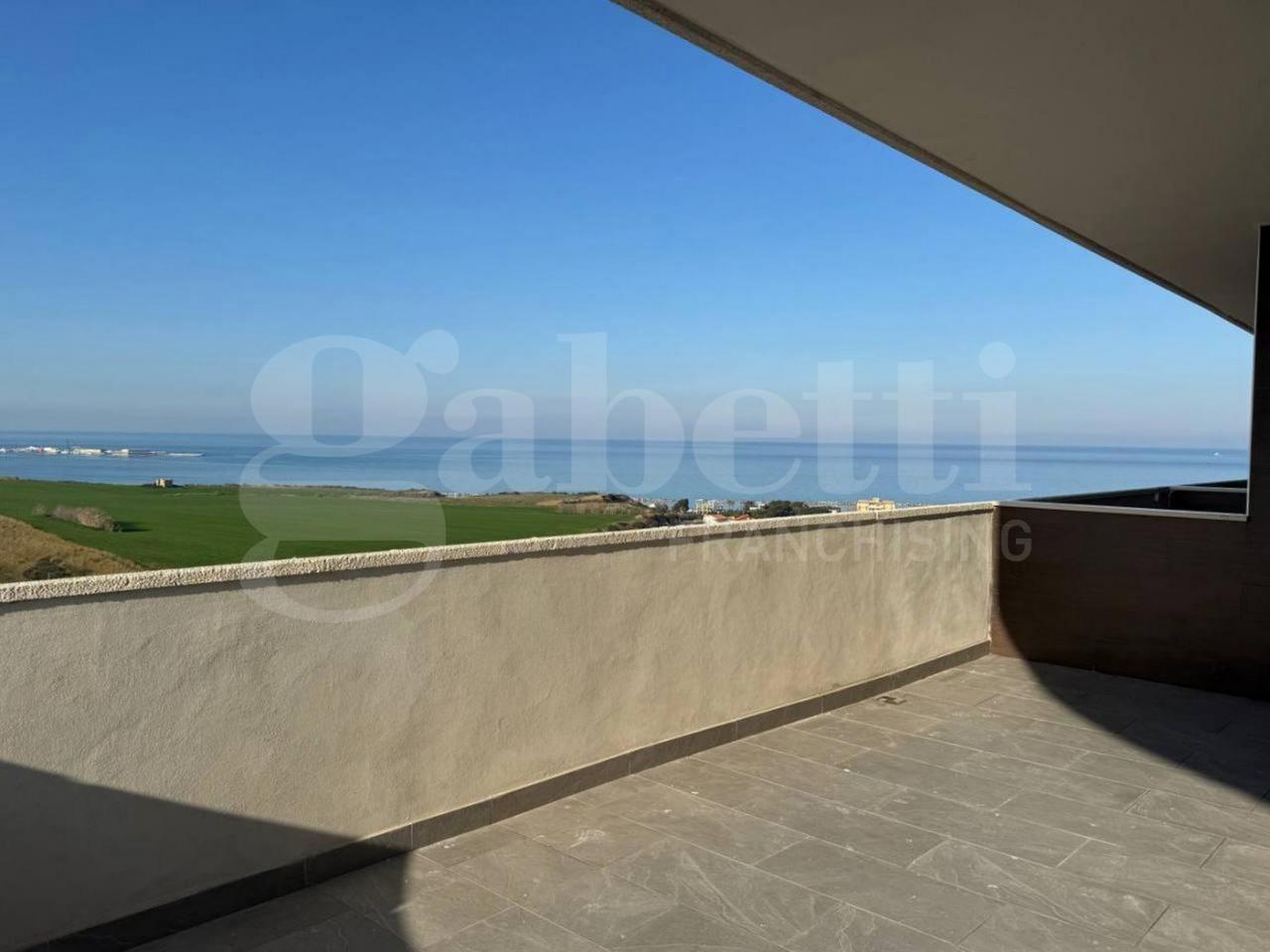 3 rooms Apartment in Termoli, Italy No. 35290