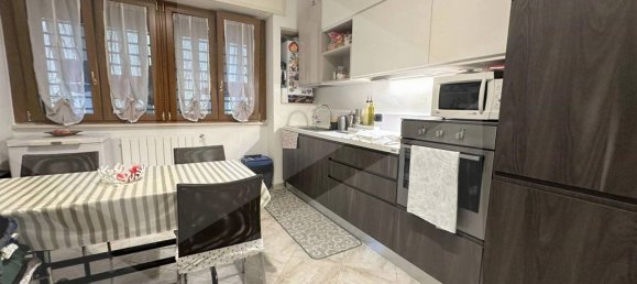 Apartamento de 2 habitaciónes en Bari, Italy No. 17758 2