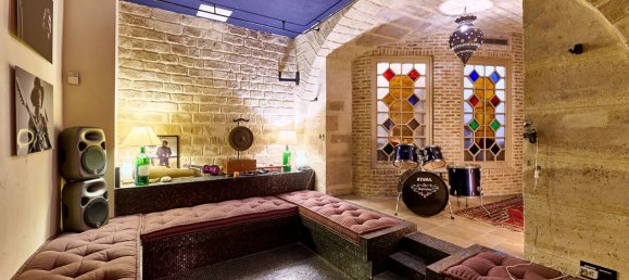 3 bedrooms House in Paris, France No. 180477 18