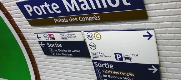 3 bedrooms Apartment in Paris, France No. 161822 2