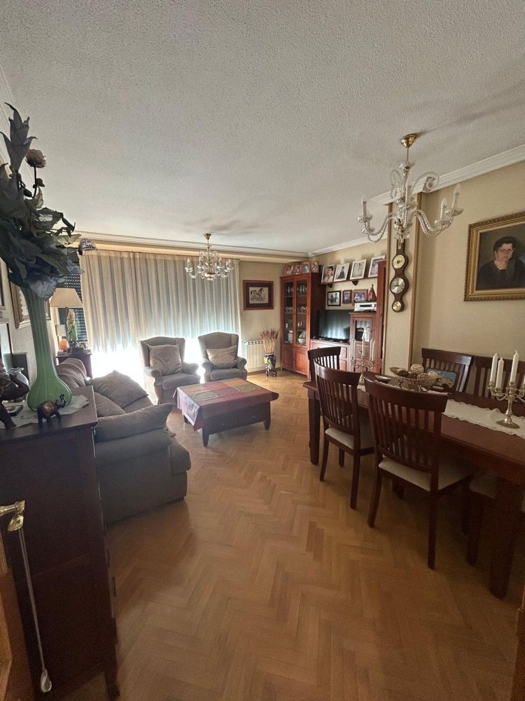 3 Schlafzimmer Wohnung in Madrid, Spain, Nr. 184532