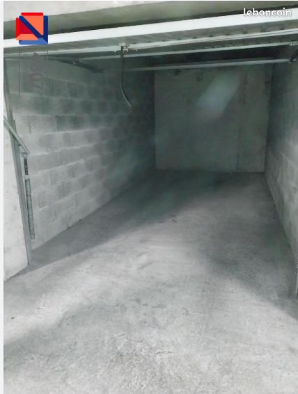 Garage à Grenoble, France No. 342660