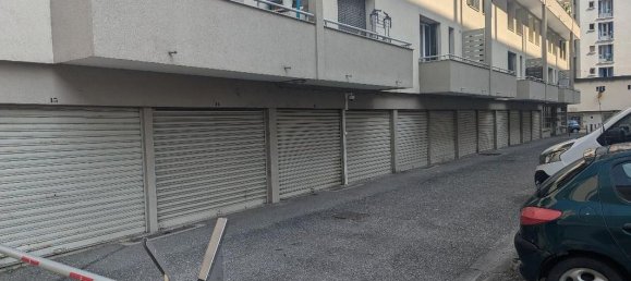 Garage à Grenoble, France No. 342660 2