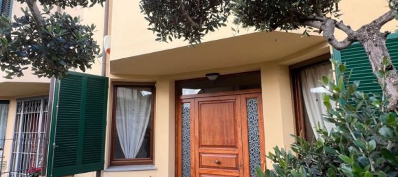 Дом с 10 комнатами в Карминьяно, Италия № 48805 26