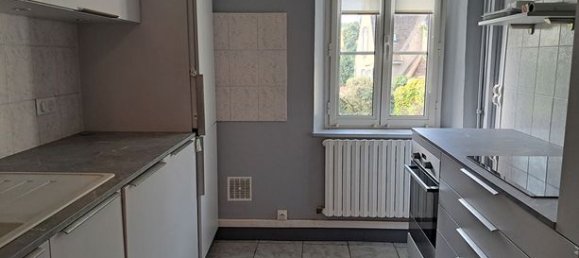 3 bedrooms House in Sens, France No. 303750 4