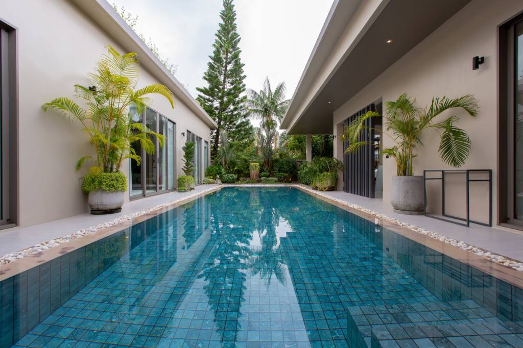 Villa de 3 dormitorios en Bang Tao, Thailand No. 24645