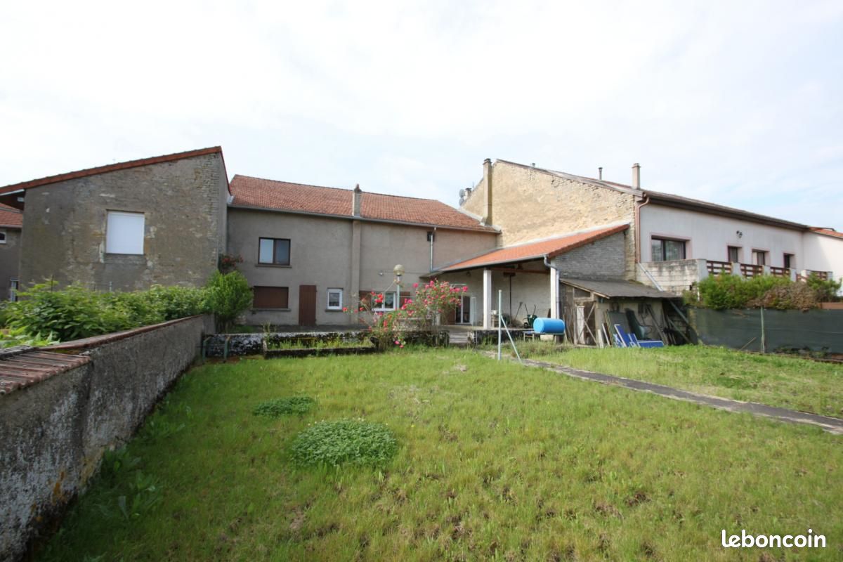 5 bedrooms Townhouse in Louvigny, France No. 63277