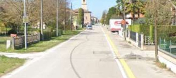 7 rooms House in Cento, Italy No. 277595 5