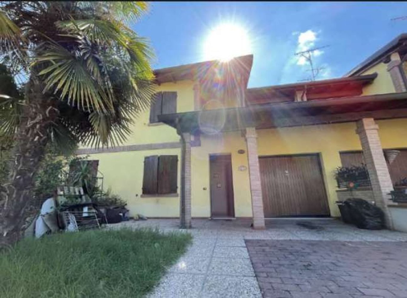 7 rooms House in Cento, Italy No. 277595