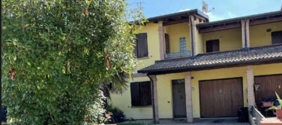 7 rooms House in Cento, Italy No. 277595 2