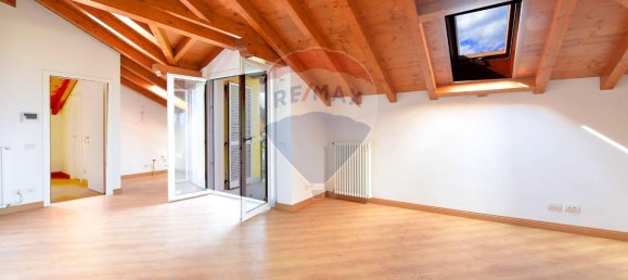 3 rooms Penthouse in Stresa, Italy No. 152527 6