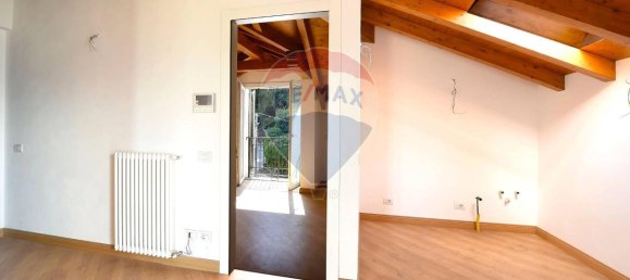 3 rooms Penthouse in Stresa, Italy No. 152527 11