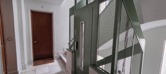 Apartamento de 3 dormitorios en Madrid, Spain No. 169015 8