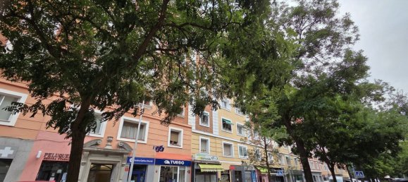 Apartamento de 3 dormitorios en Madrid, Spain No. 169015 2