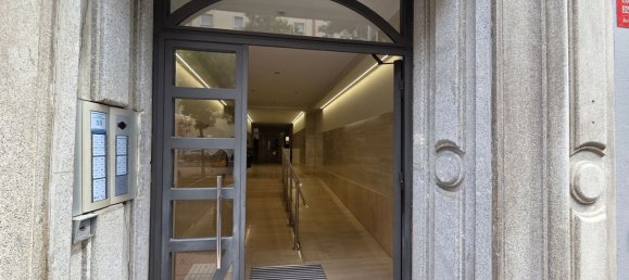 Apartamento de 3 dormitorios en Madrid, Spain No. 169015 4