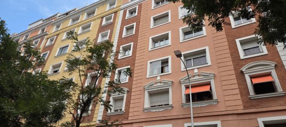 Apartamento de 3 dormitorios en Madrid, Spain No. 169015 19
