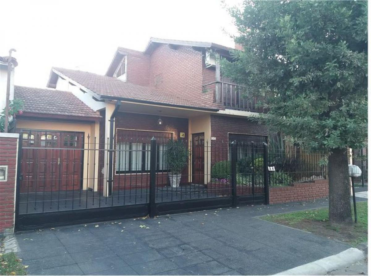 3 Schlafzimmer Haus in Hurlingham, Argentina, Nr. 59860