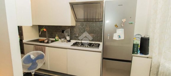 Apartamento de 4 dormitorios en Turin, Italy No. 323129 9