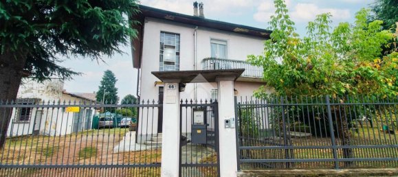 Apartamento de 4 dormitorios en Turin, Italy No. 323129 34