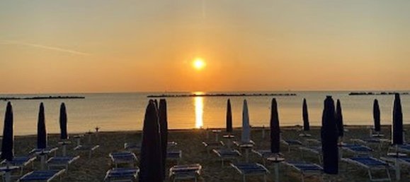 7 rooms Commercial property in Ravenna, Italy No. 111729 3