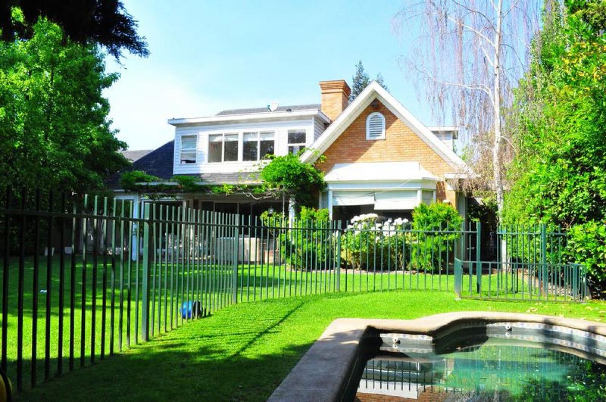 4 bedrooms House in Santiago, Chile No. 4839