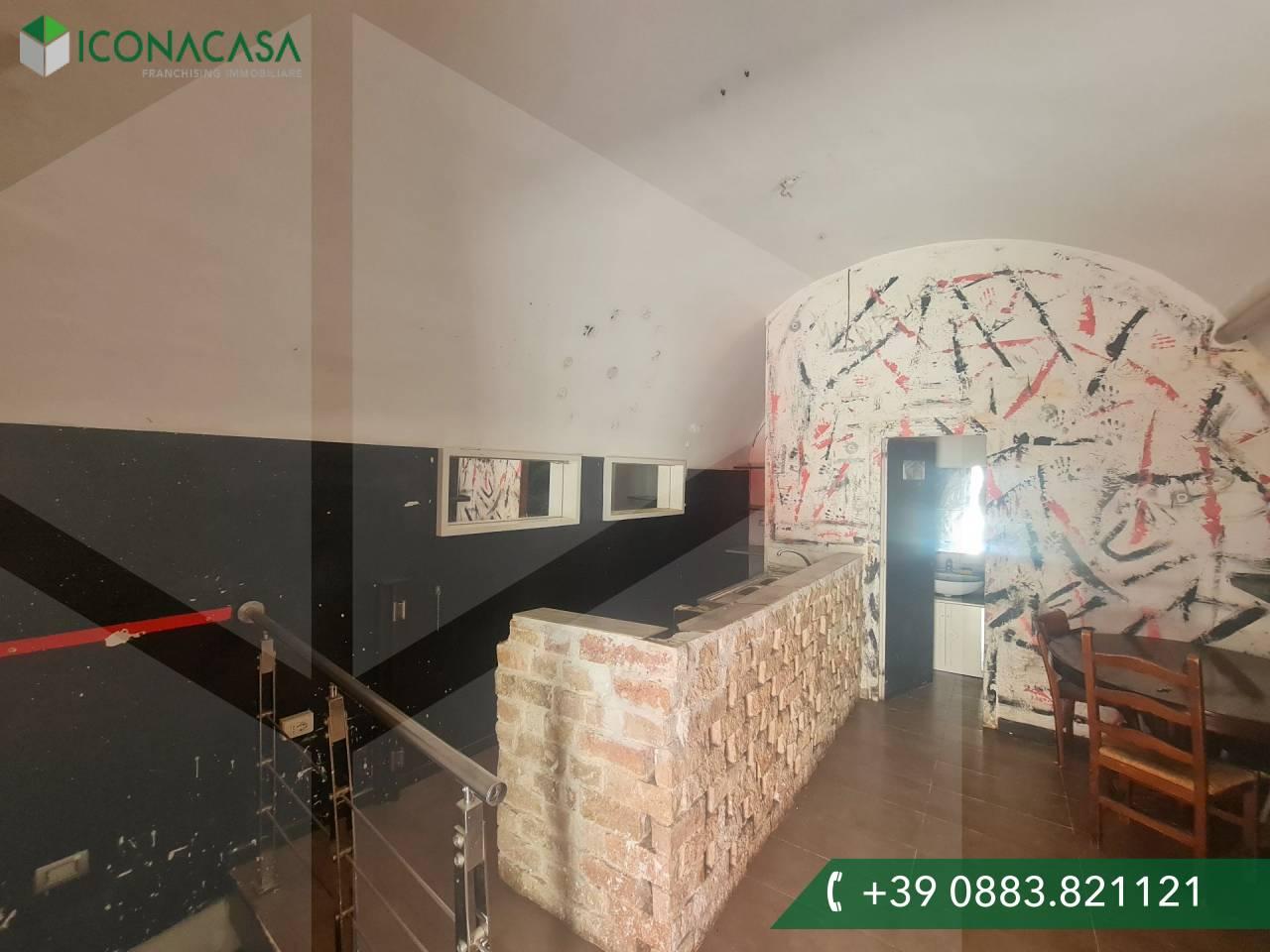 Villa de 2 divisões em Andria, Italy N.º 15137