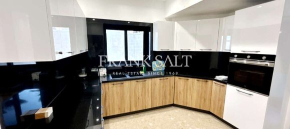 4 bedrooms Villa in Swieqi, Malta No. 6425 8