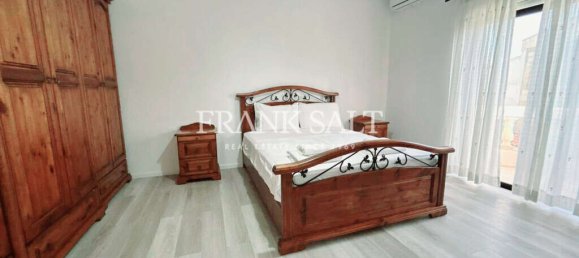 4 bedrooms Villa in Swieqi, Malta No. 6425 11