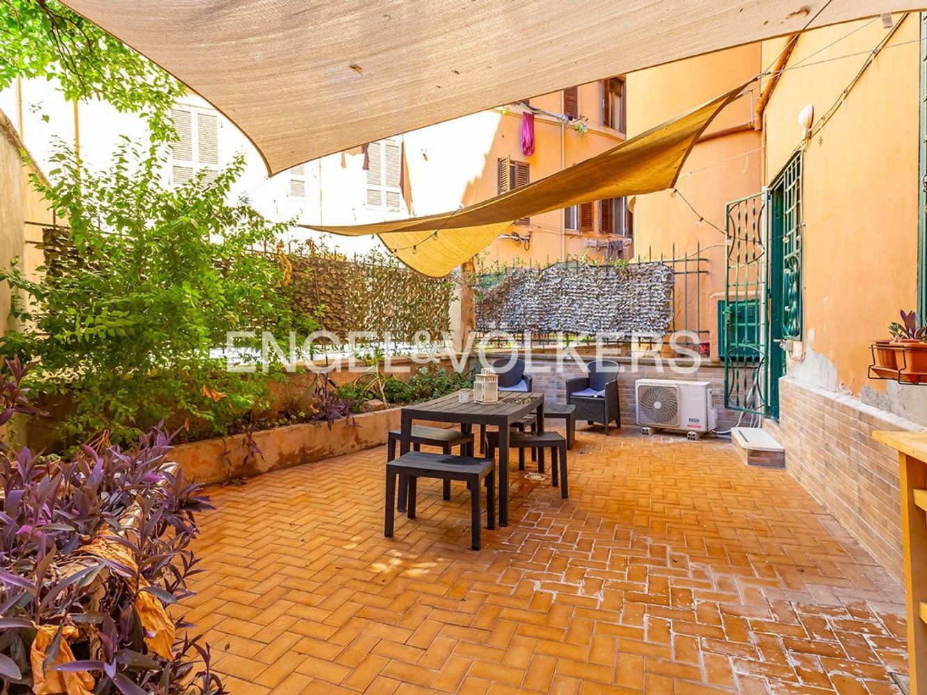 2 rooms Apartment in Rome, Italy No. 299343