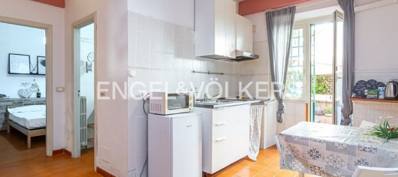 2 rooms Apartment in Rome, Italy No. 299343 7