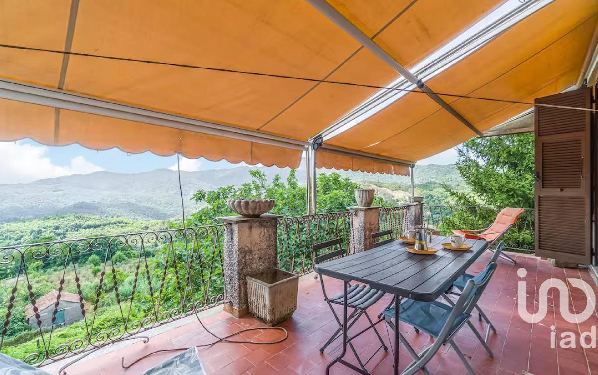 3 Schlafzimmer Wohnung in Carro, Italy, Nr. 281569