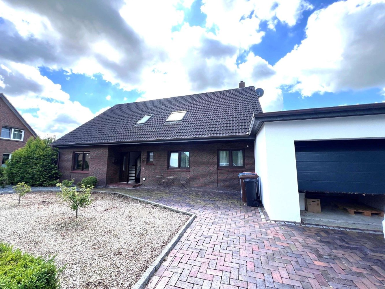 Casa de 9 habitaciónes en Friesland, Germany No. 202975