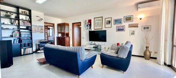 4 bedrooms Apartment in Nettuno, Italy No. 44111 4