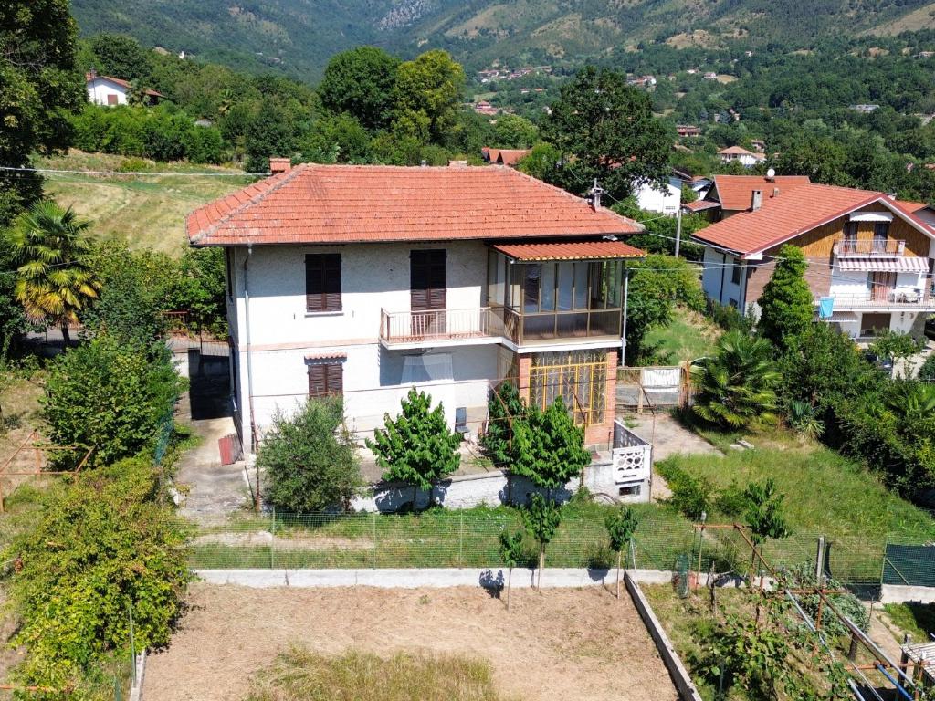 2 bedrooms House in Val della Torre, Italy No. 305701