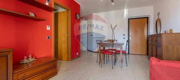 Квартира с 1 спальней в Сомма Ломбардо, Италия № 259497 3